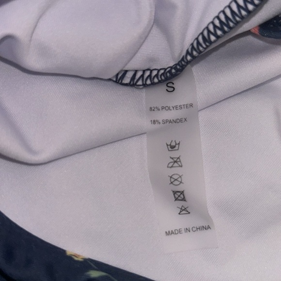 High Waisted Bikini Bottoms Size S - Picture 9 of 9